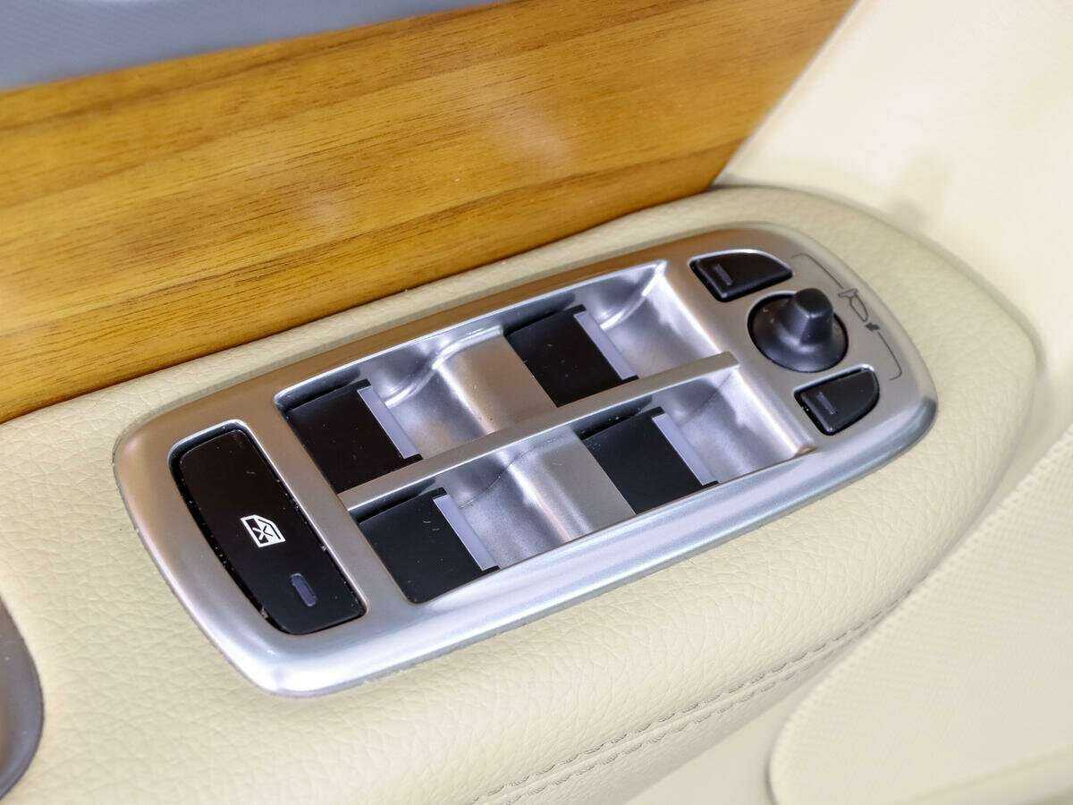 Купить Jaguar XF с пробегом. Фото: #11