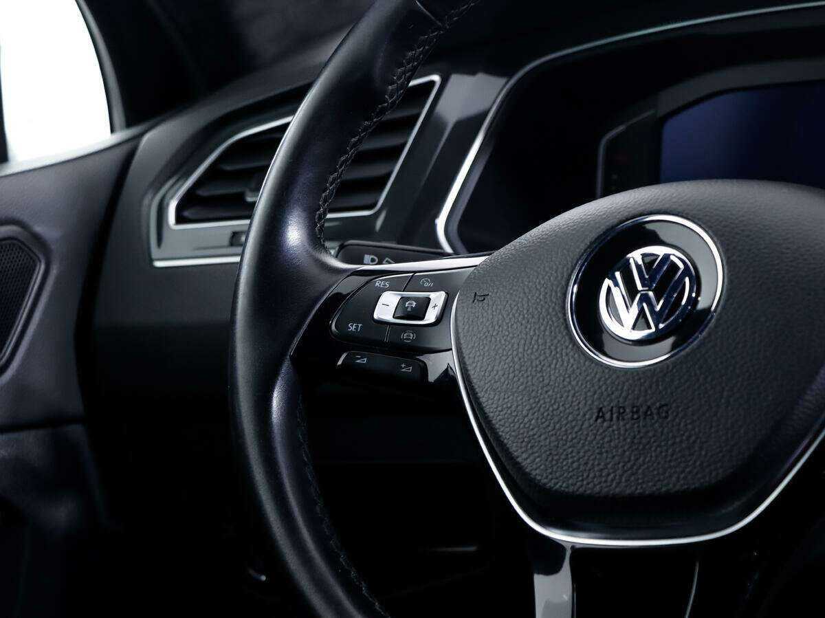 Купить Volkswagen Tiguan с пробегом. Фото: #19
