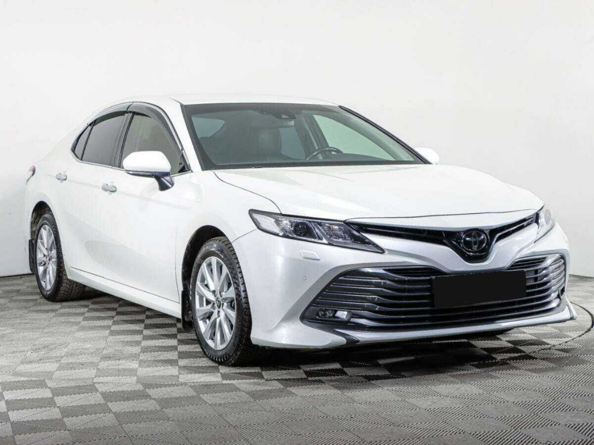 Купить Toyota Camry с пробегом. Фото: #2