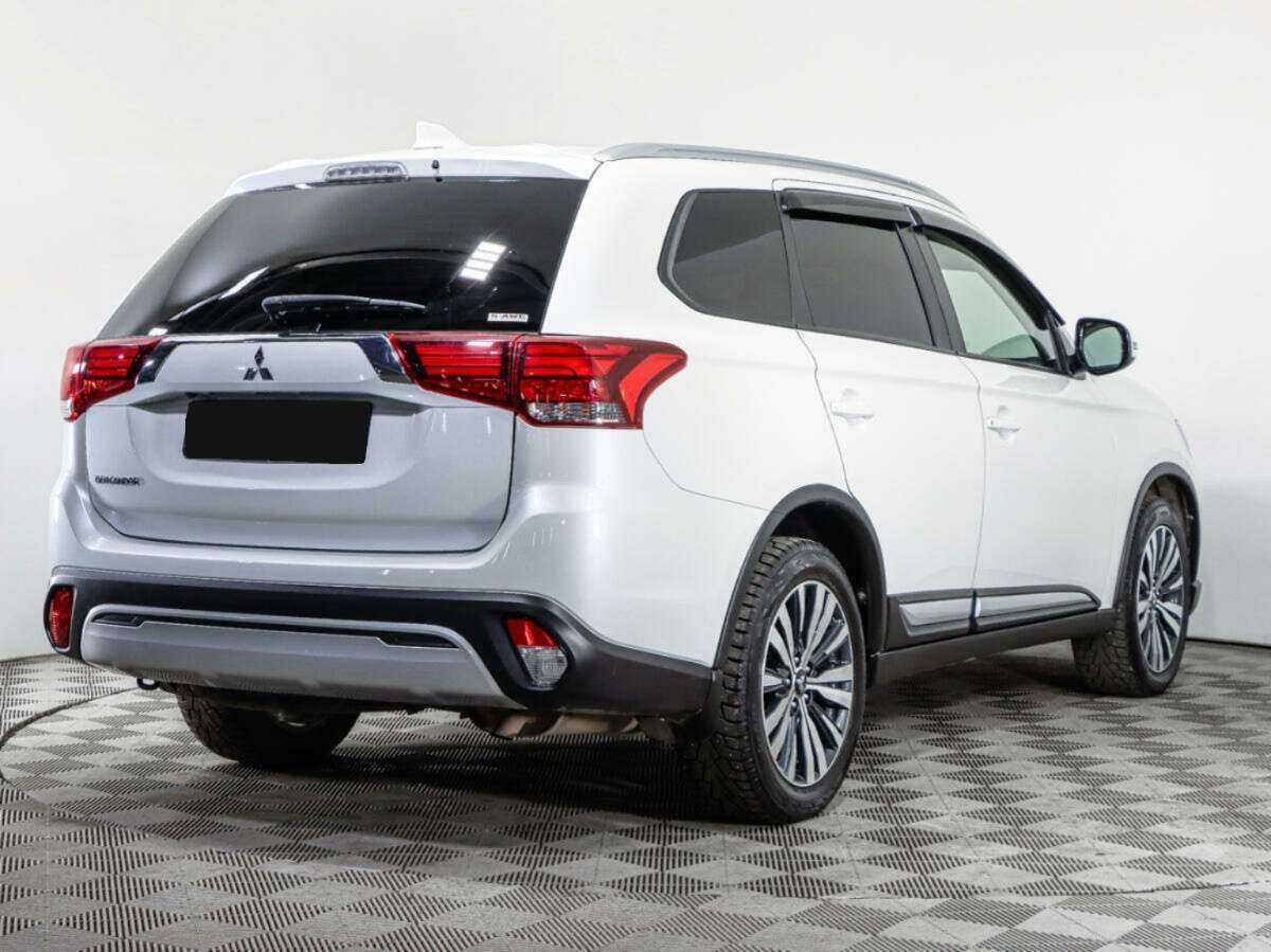 Купить Mitsubishi Outlander с пробегом. Фото: #4