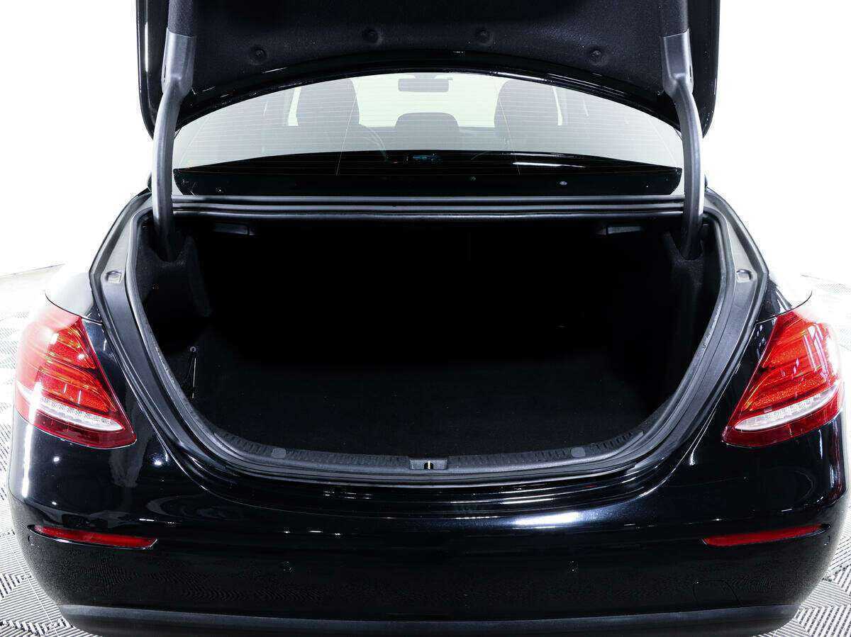 Купить Mercedes-Benz E-Класс с пробегом. Фото: #15