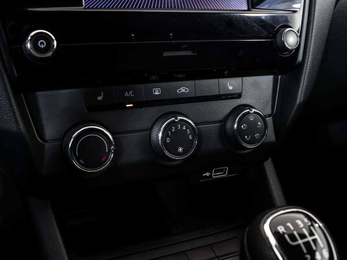 Купить Skoda Octavia с пробегом. Фото: #11