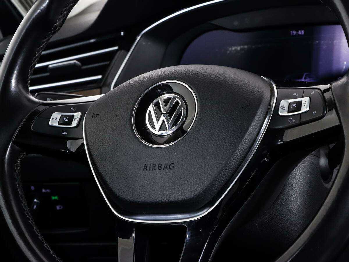 Купить Volkswagen Passat с пробегом. Фото: #11