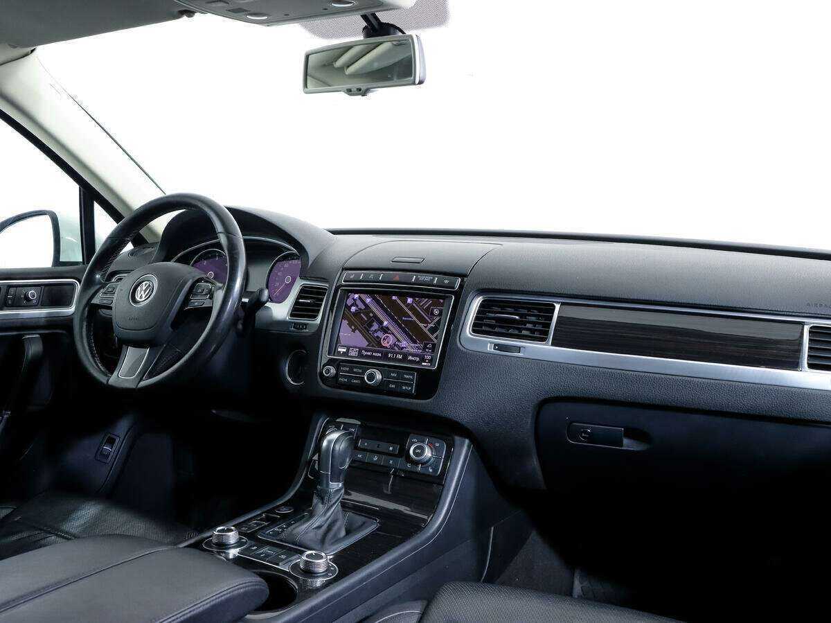 Купить Volkswagen Touareg с пробегом. Фото: #6