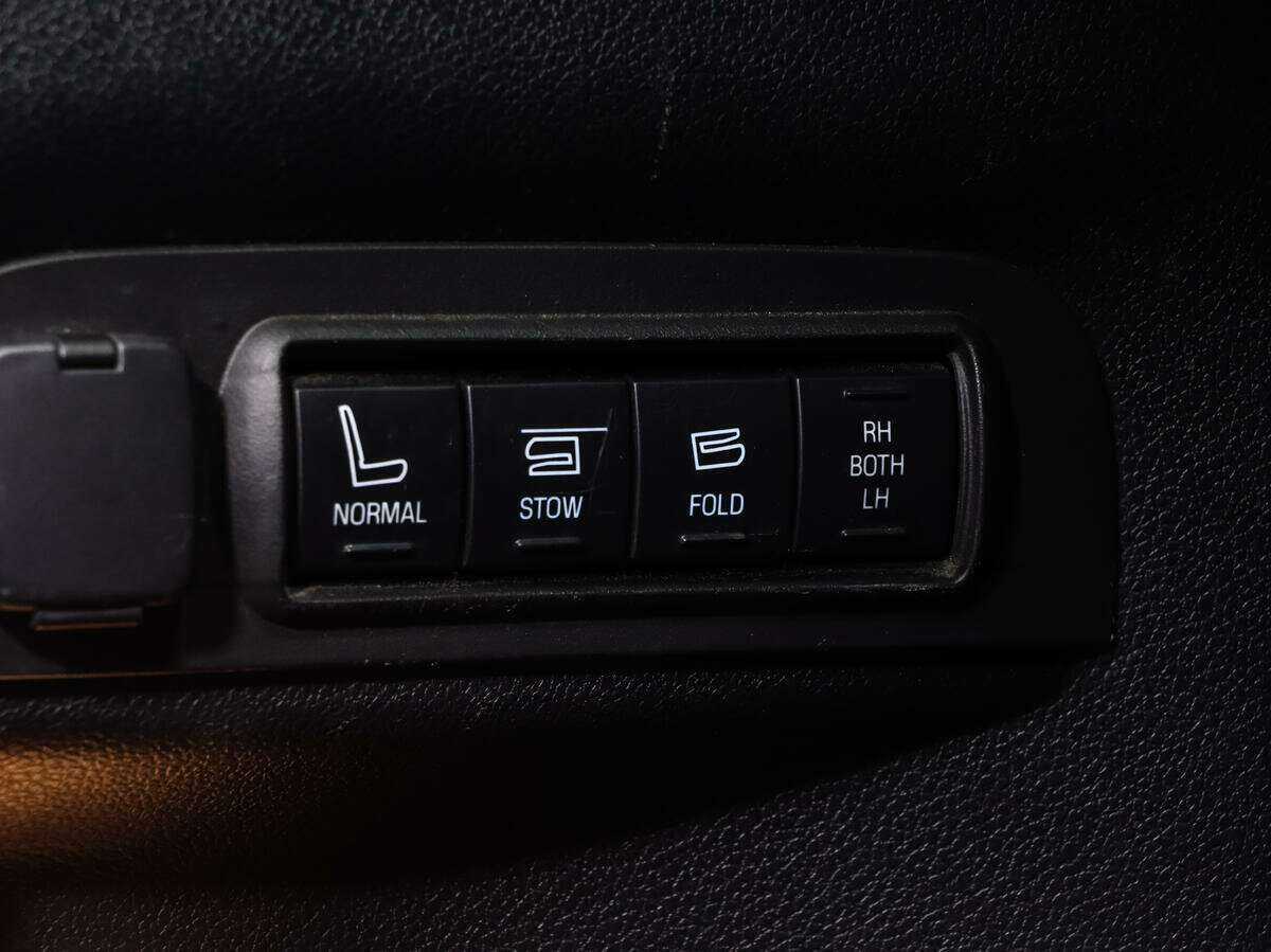 Купить Ford Explorer с пробегом. Фото: #17