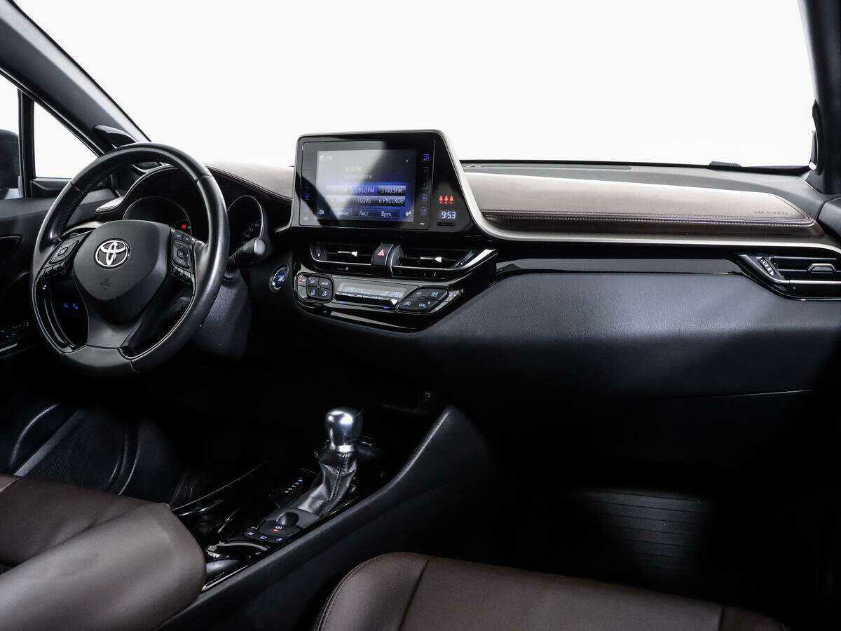 Купить Toyota C-HR с пробегом. Фото: #8