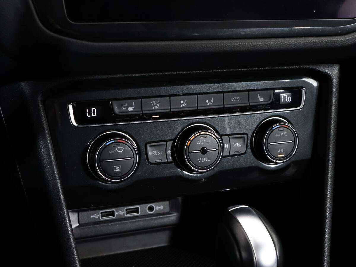 Купить Volkswagen Tiguan с пробегом. Фото: #14