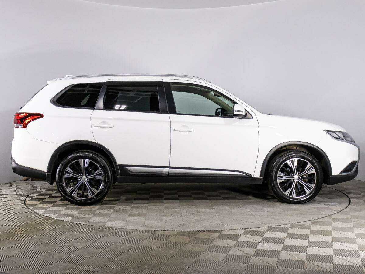 Купить Mitsubishi Outlander с пробегом. Фото: #3