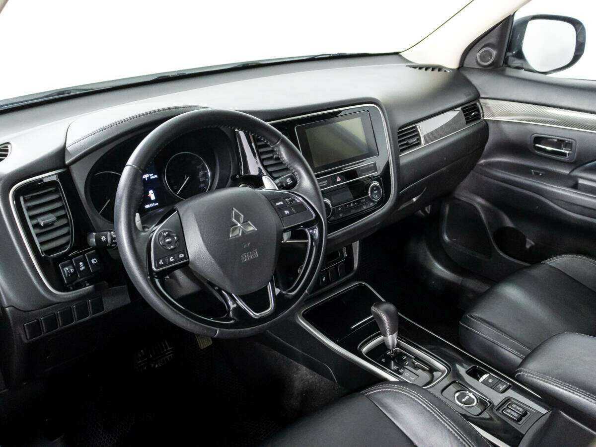 Купить Mitsubishi Outlander с пробегом. Фото: #10