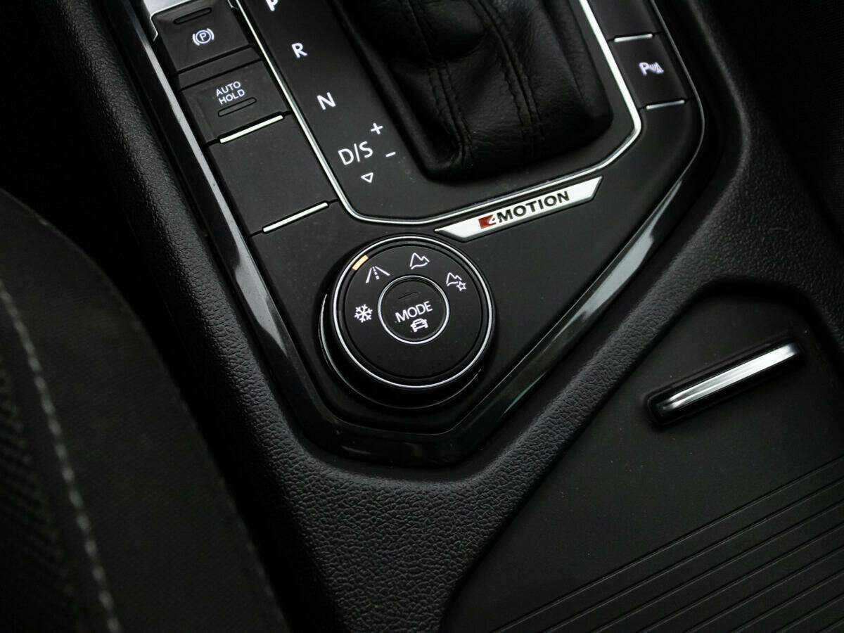 Купить Volkswagen Tiguan с пробегом. Фото: #17