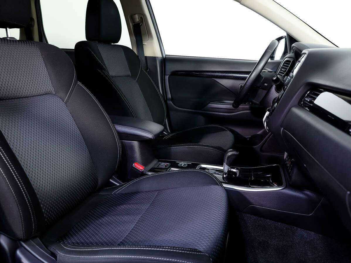 Купить Mitsubishi Outlander с пробегом. Фото: #11