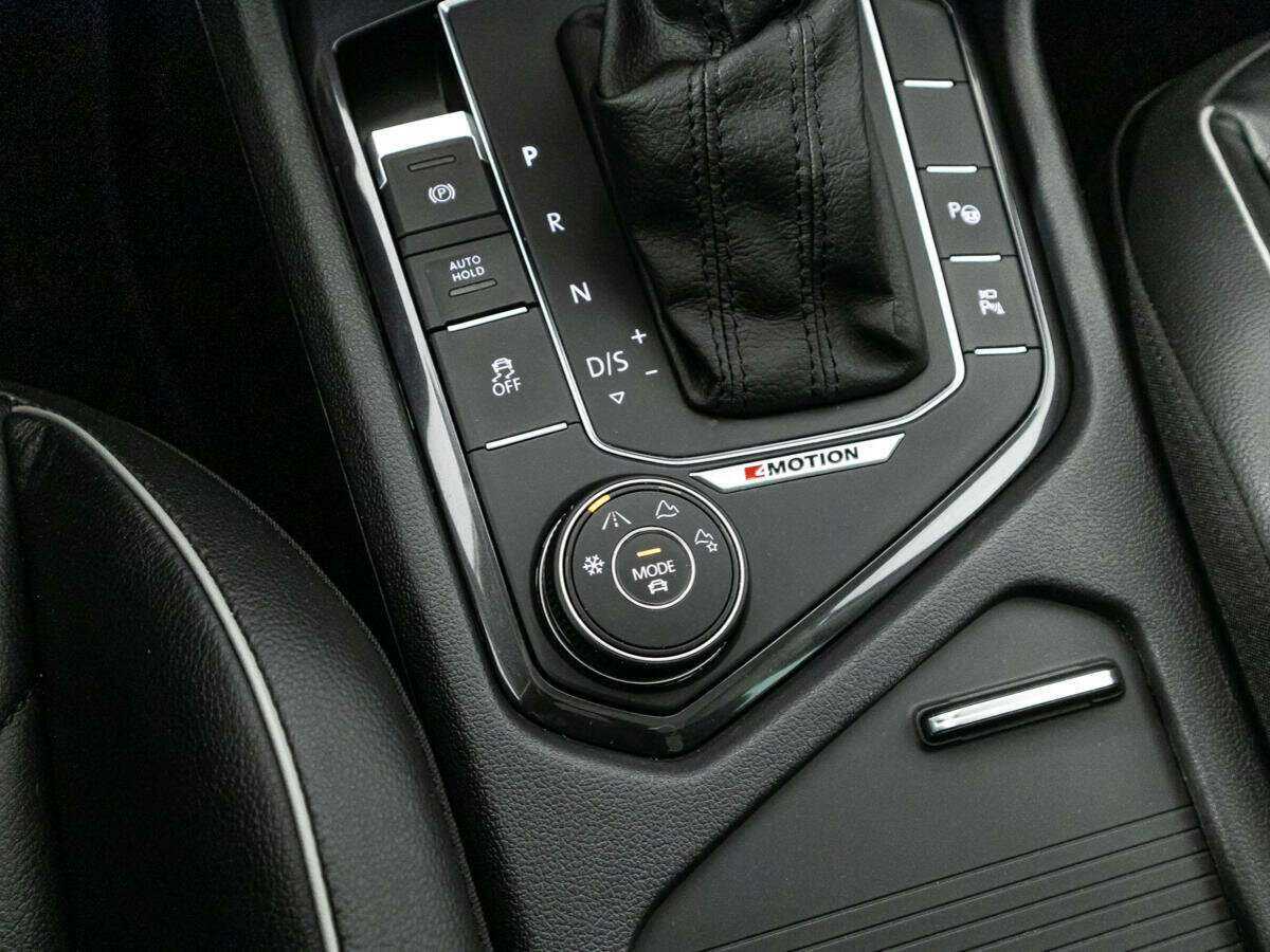 Купить Volkswagen Tiguan с пробегом. Фото: #17