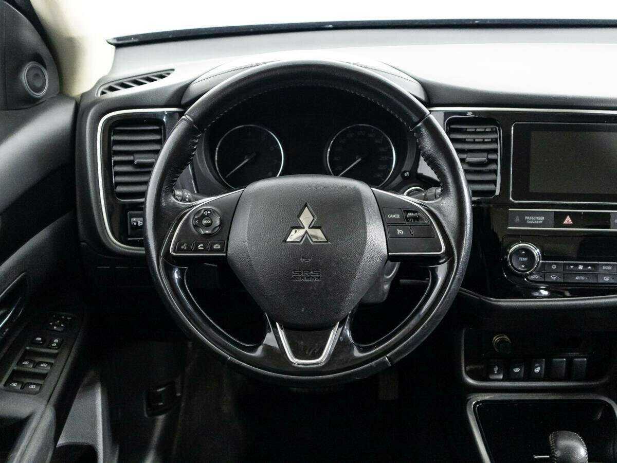 Купить Mitsubishi Outlander с пробегом. Фото: #17
