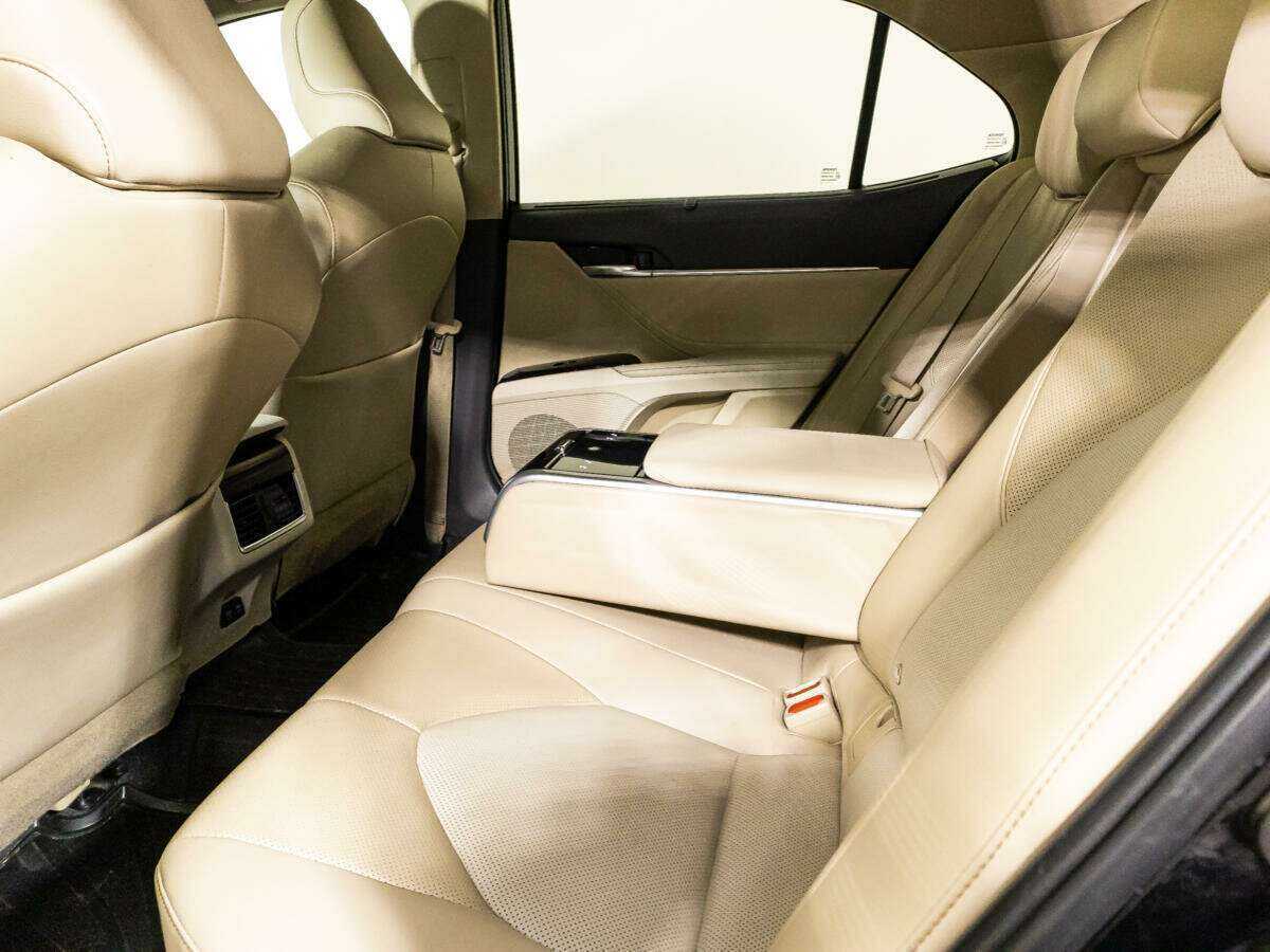 Купить Toyota Camry с пробегом. Фото: #14