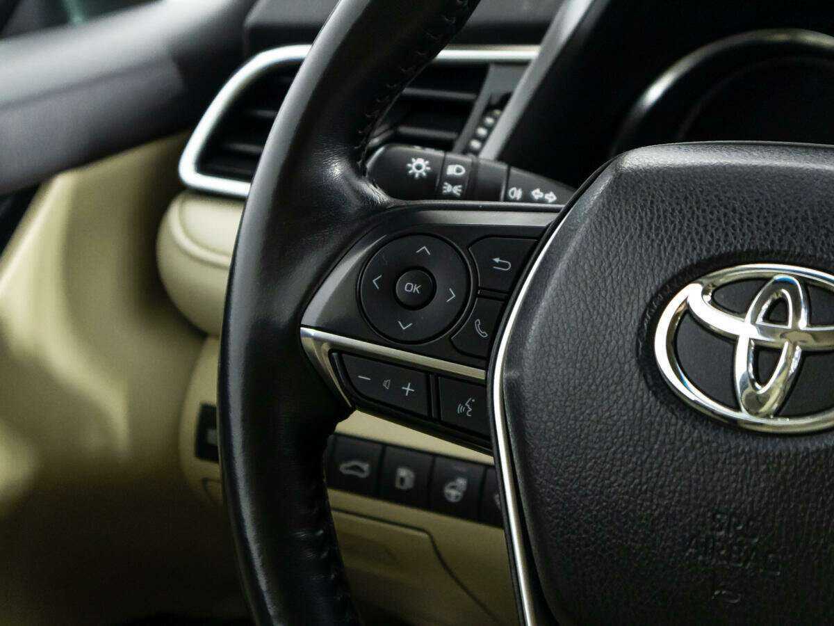 Купить Toyota Camry с пробегом. Фото: #23