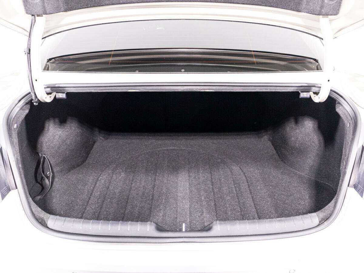 Купить Hyundai Elantra с пробегом. Фото: #14