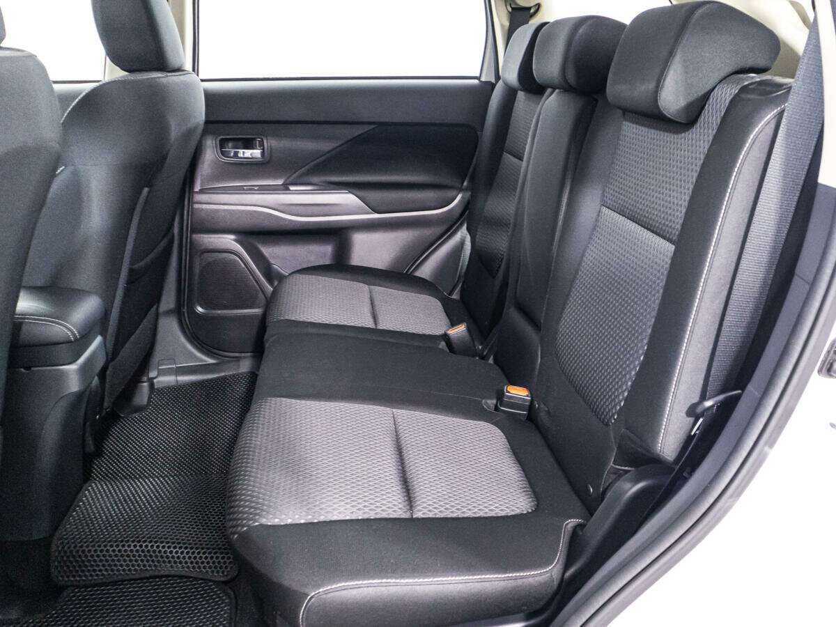 Купить Mitsubishi Outlander с пробегом. Фото: #9