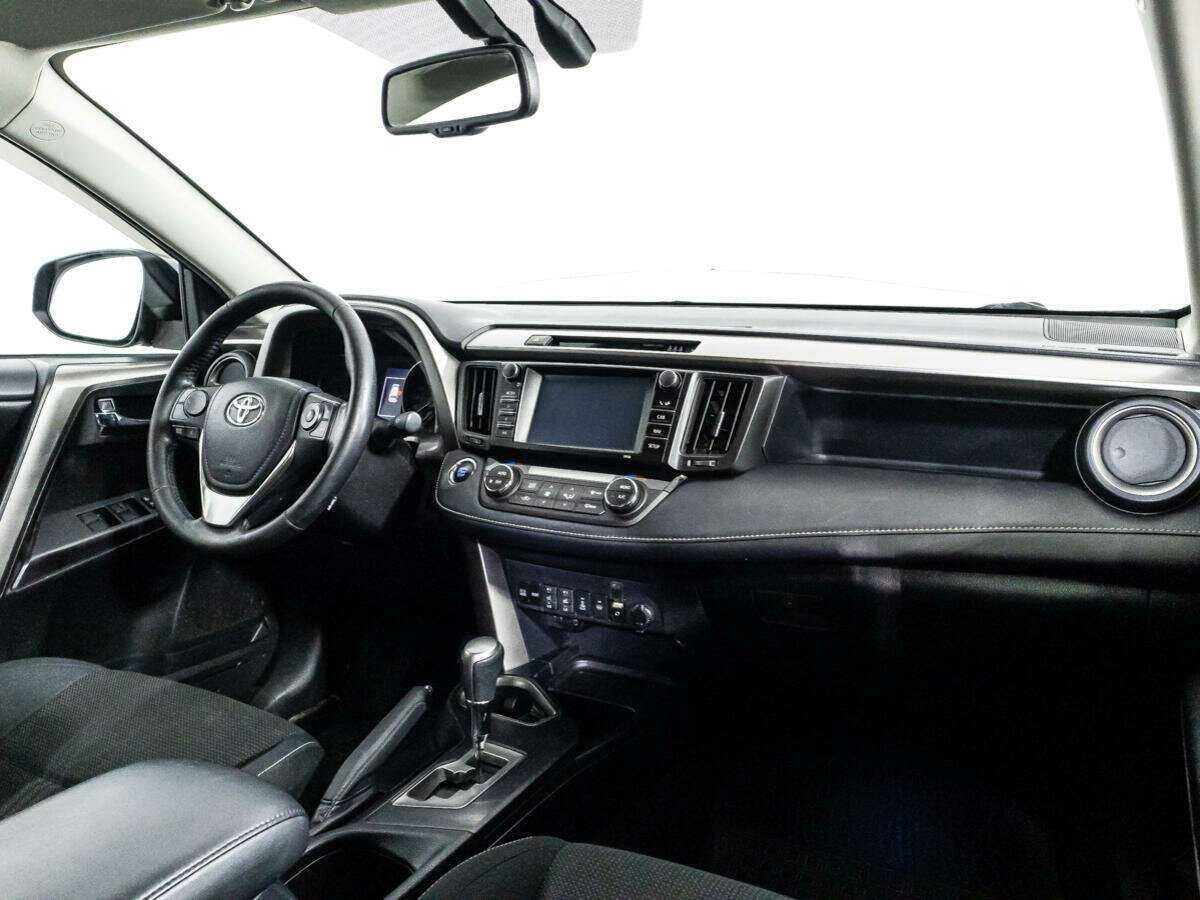 Купить Toyota RAV4 с пробегом. Фото: #8