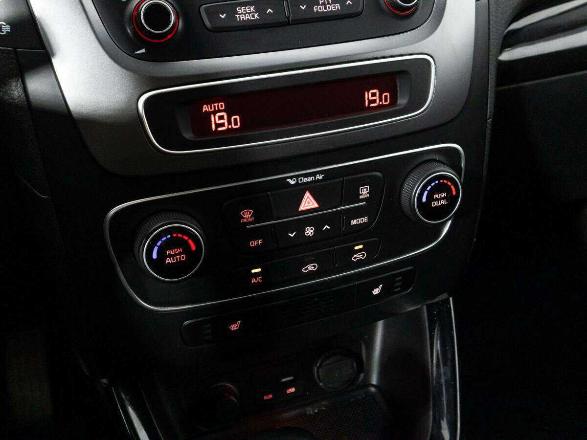 Купить Kia Sorento с пробегом. Фото: #16