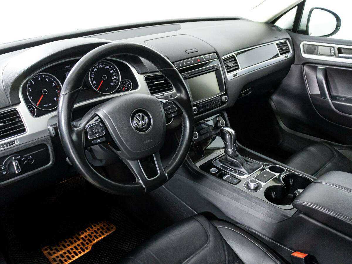 Купить Volkswagen Touareg с пробегом. Фото: #8