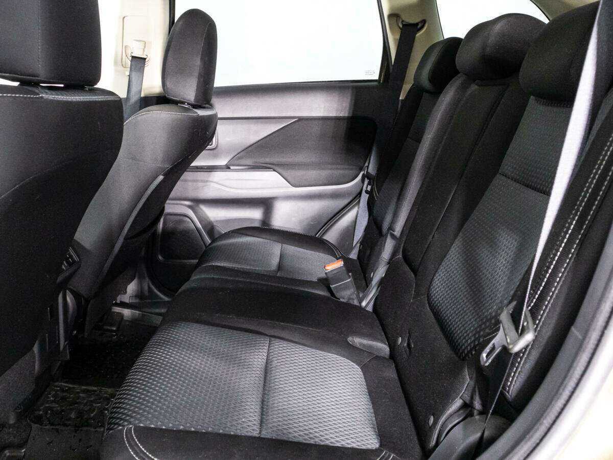 Купить Mitsubishi Outlander с пробегом. Фото: #9