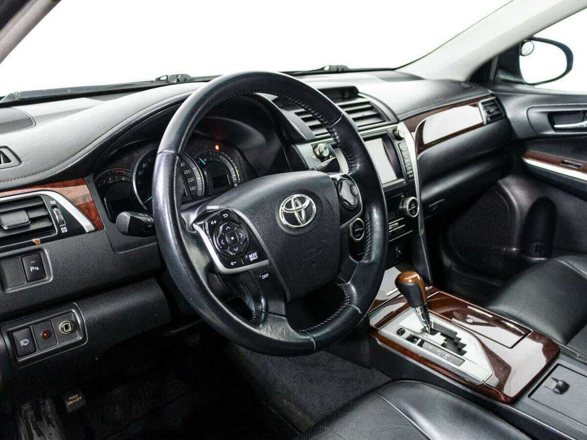 Купить Toyota Camry с пробегом. Фото: #10