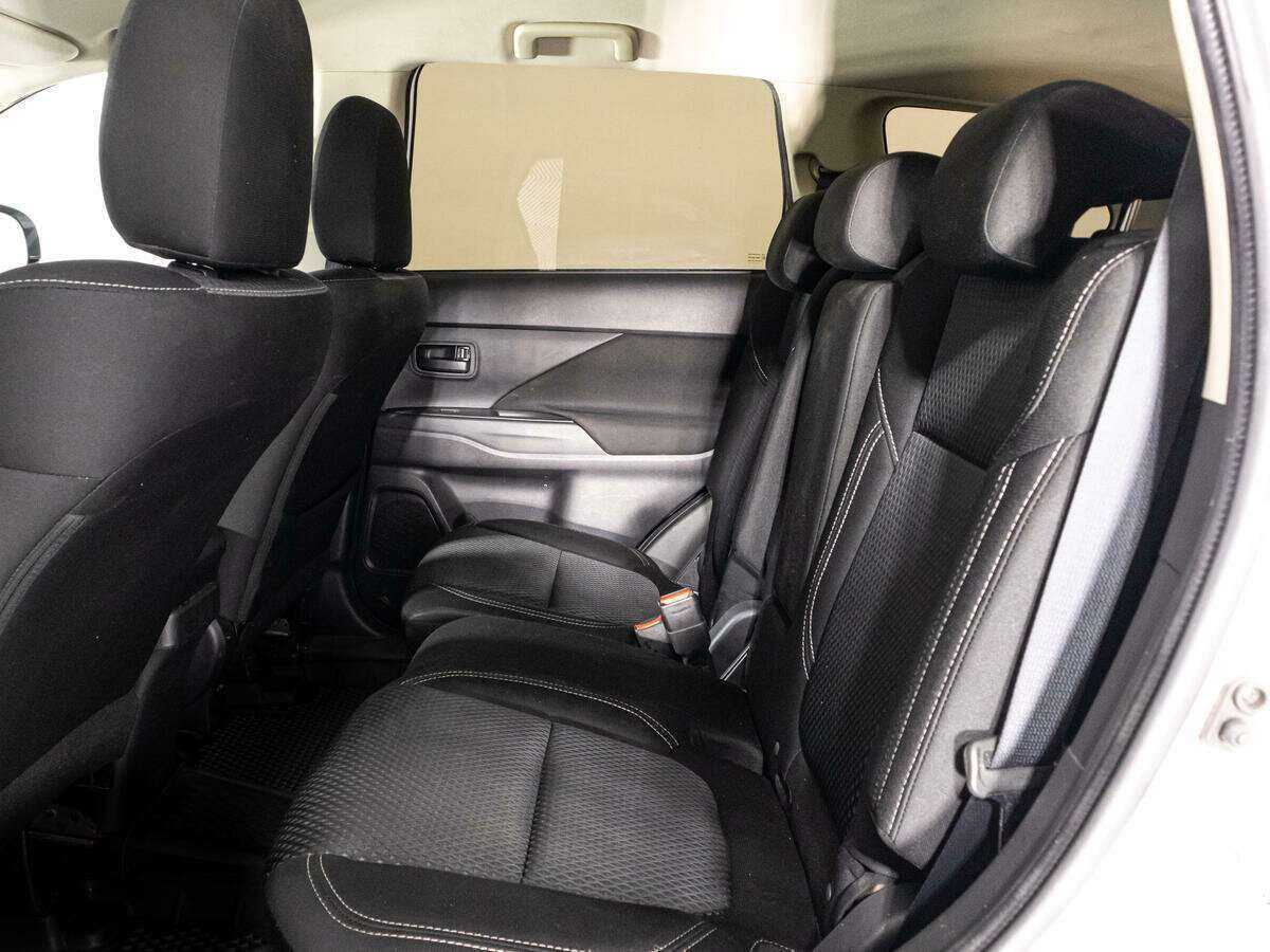 Купить Mitsubishi Outlander с пробегом. Фото: #9