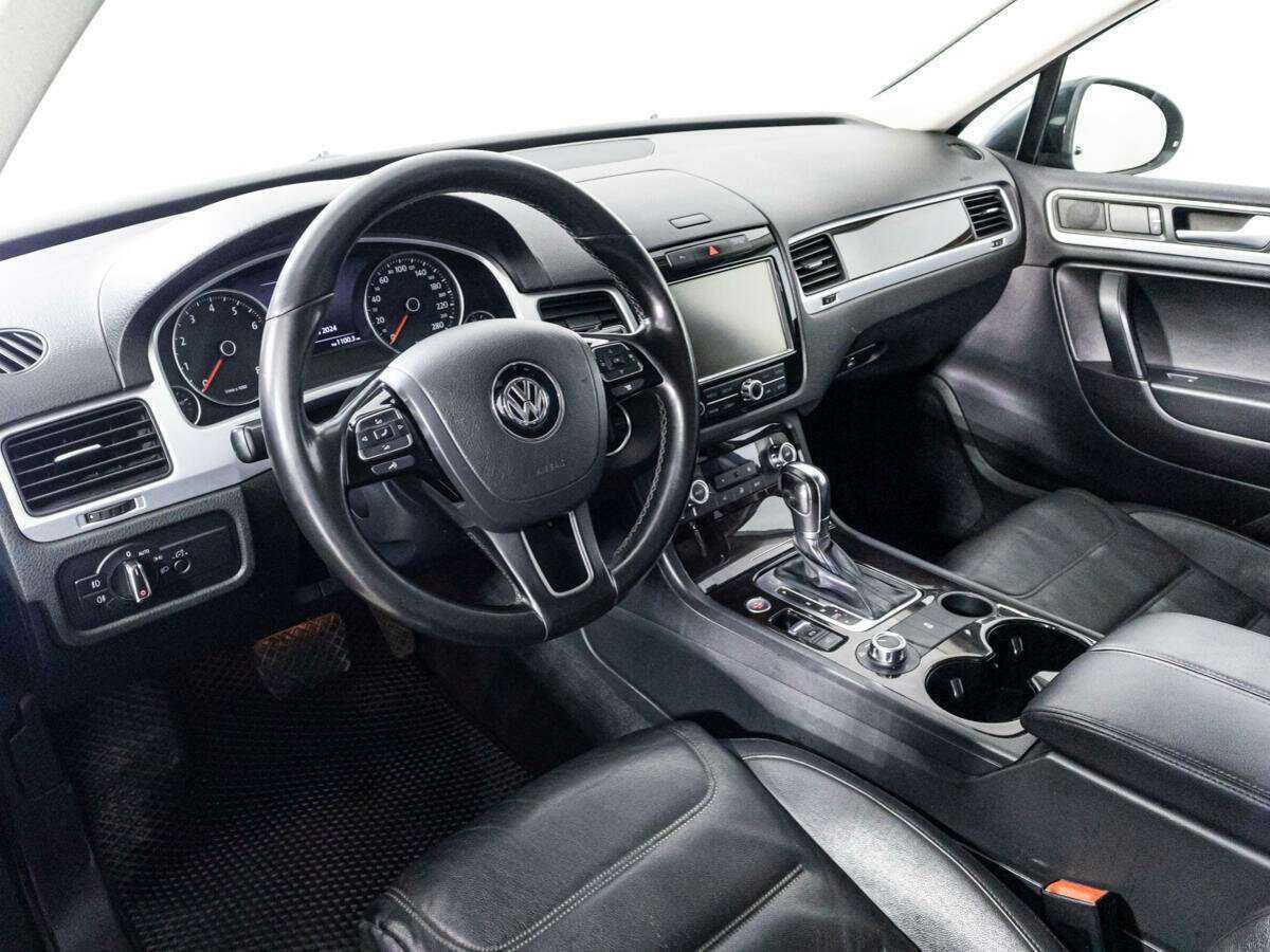 Купить Volkswagen Touareg с пробегом. Фото: #8