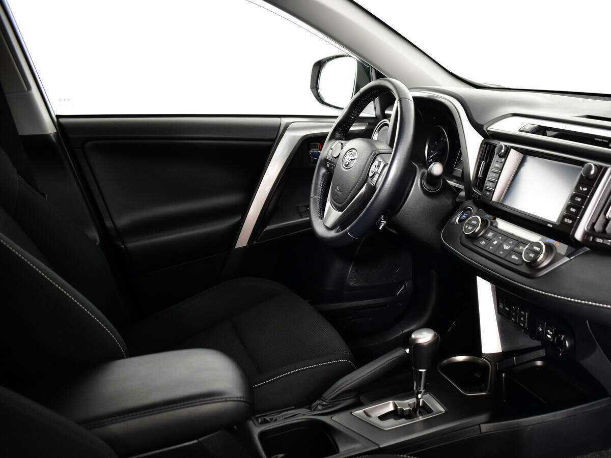 Купить Toyota RAV4 с пробегом. Фото: #10