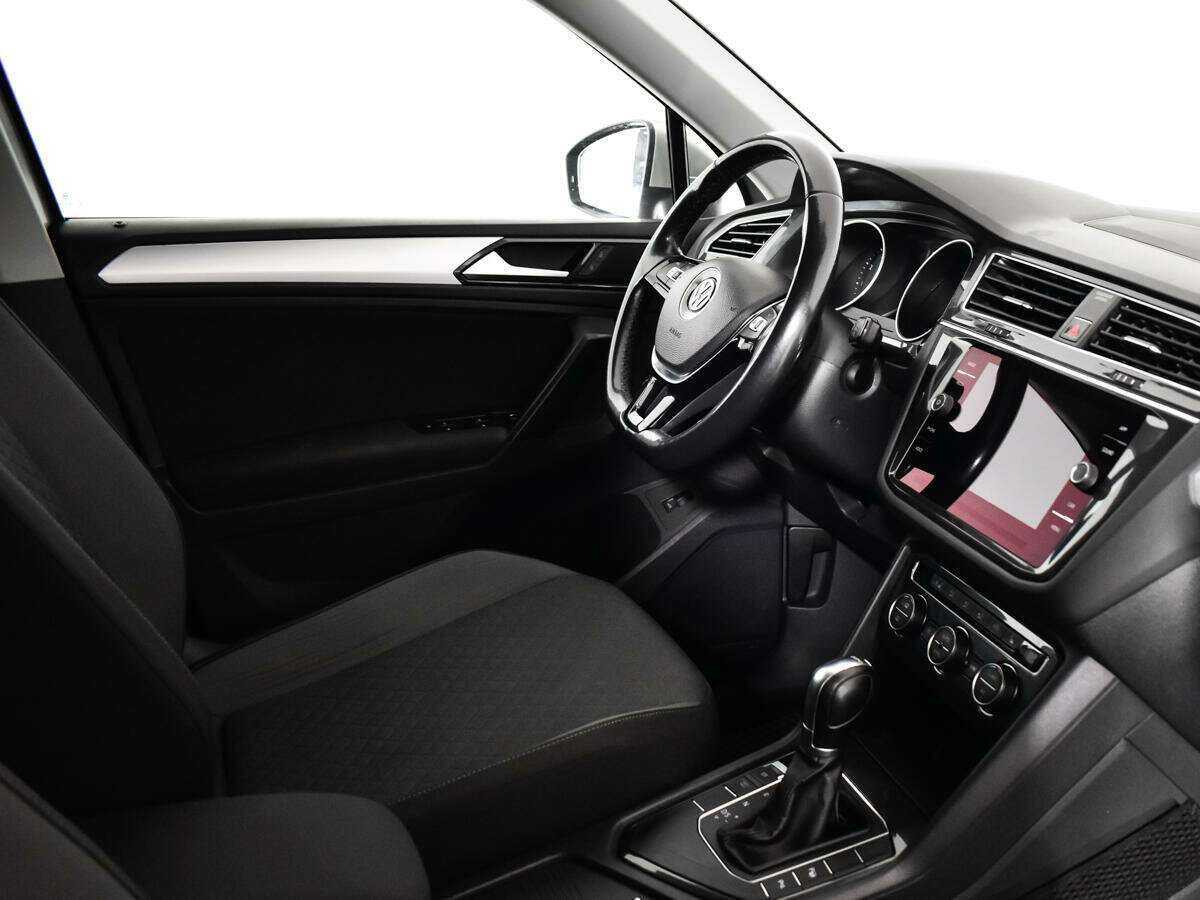 Купить Volkswagen Tiguan с пробегом. Фото: #8