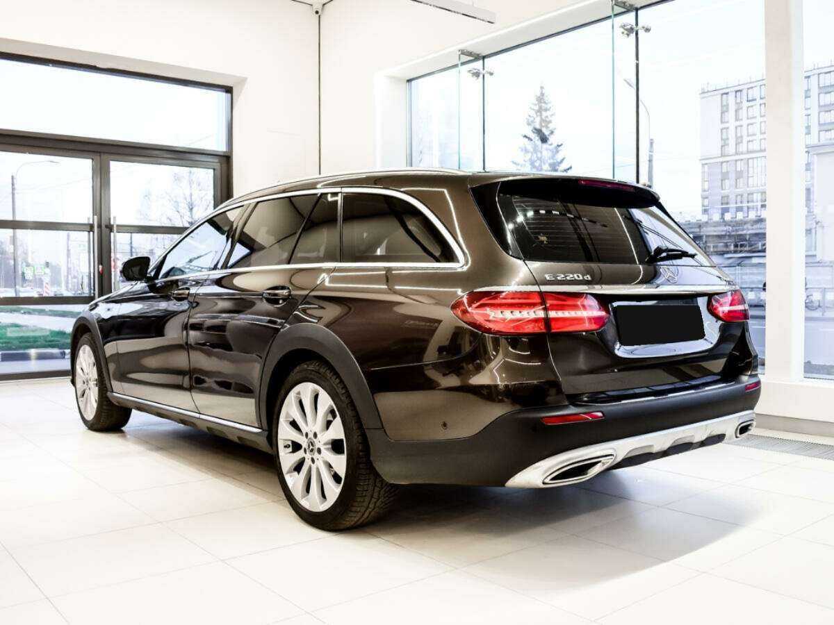 Купить Mercedes-Benz E-Класс с пробегом. Фото: #4