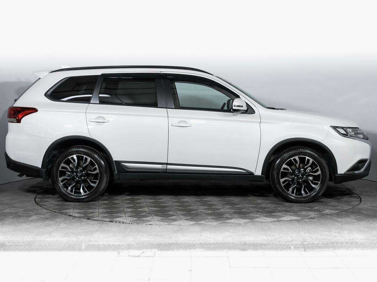 Купить Mitsubishi Outlander с пробегом. Фото: #3
