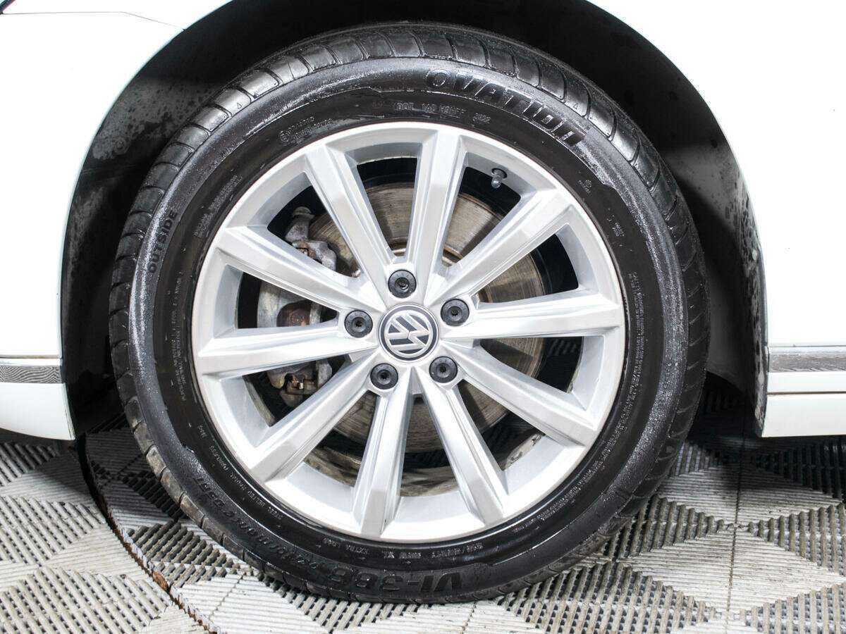 Купить Volkswagen Passat с пробегом. Фото: #15