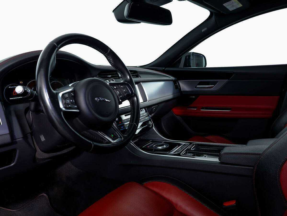 Купить Jaguar XF с пробегом. Фото: #10