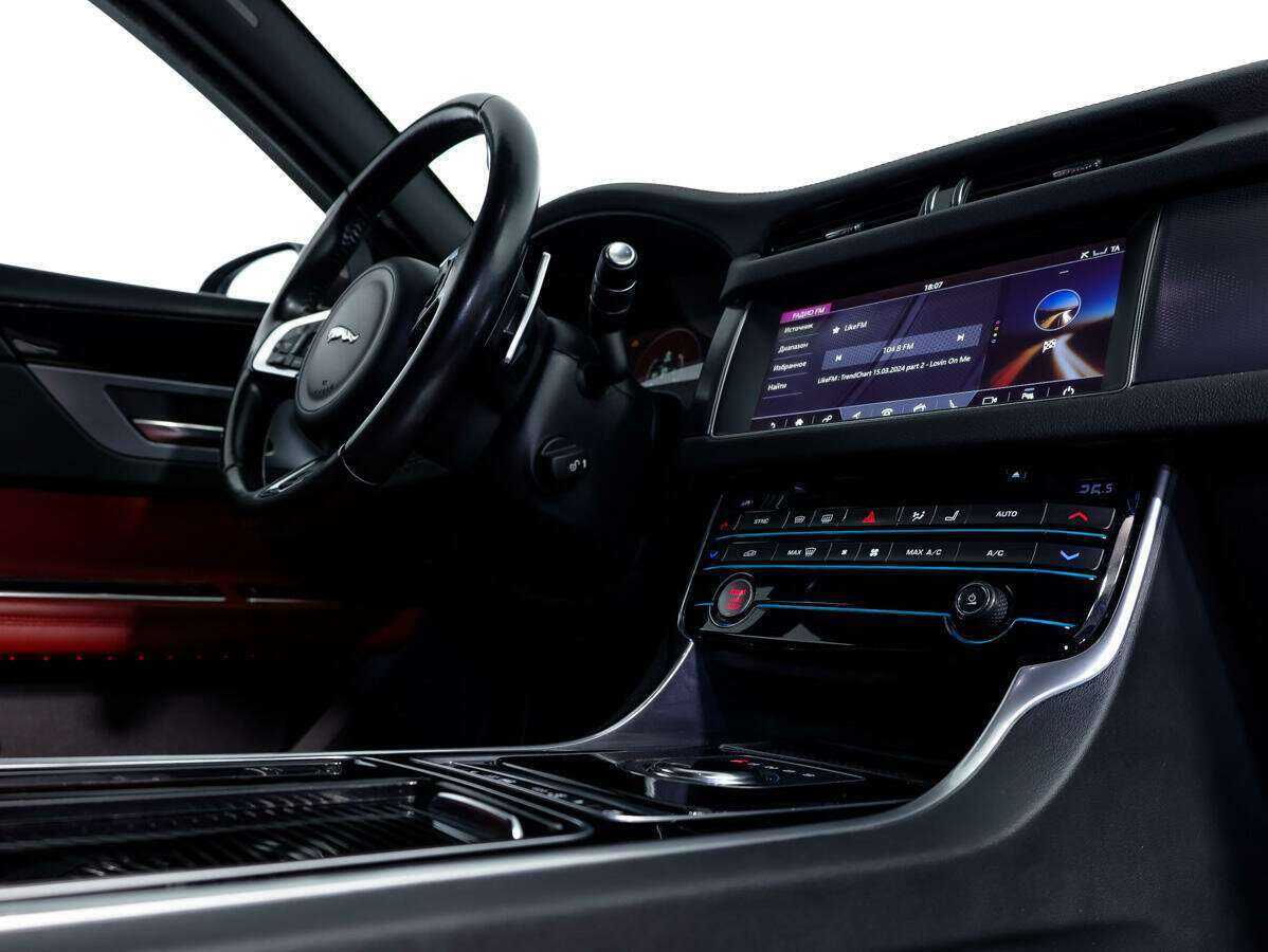 Купить Jaguar XF с пробегом. Фото: #28