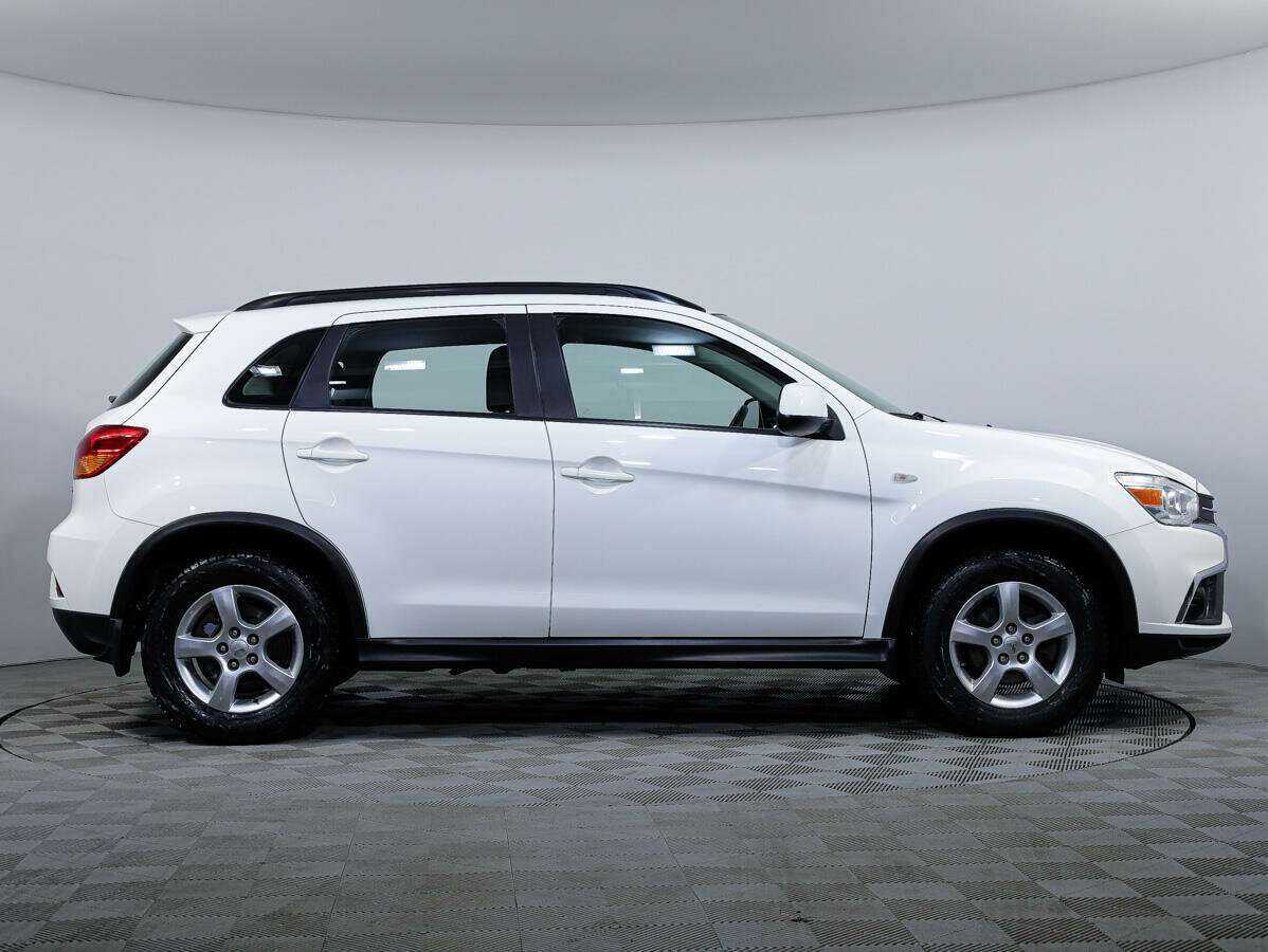 Купить Mitsubishi ASX с пробегом. Фото: #2
