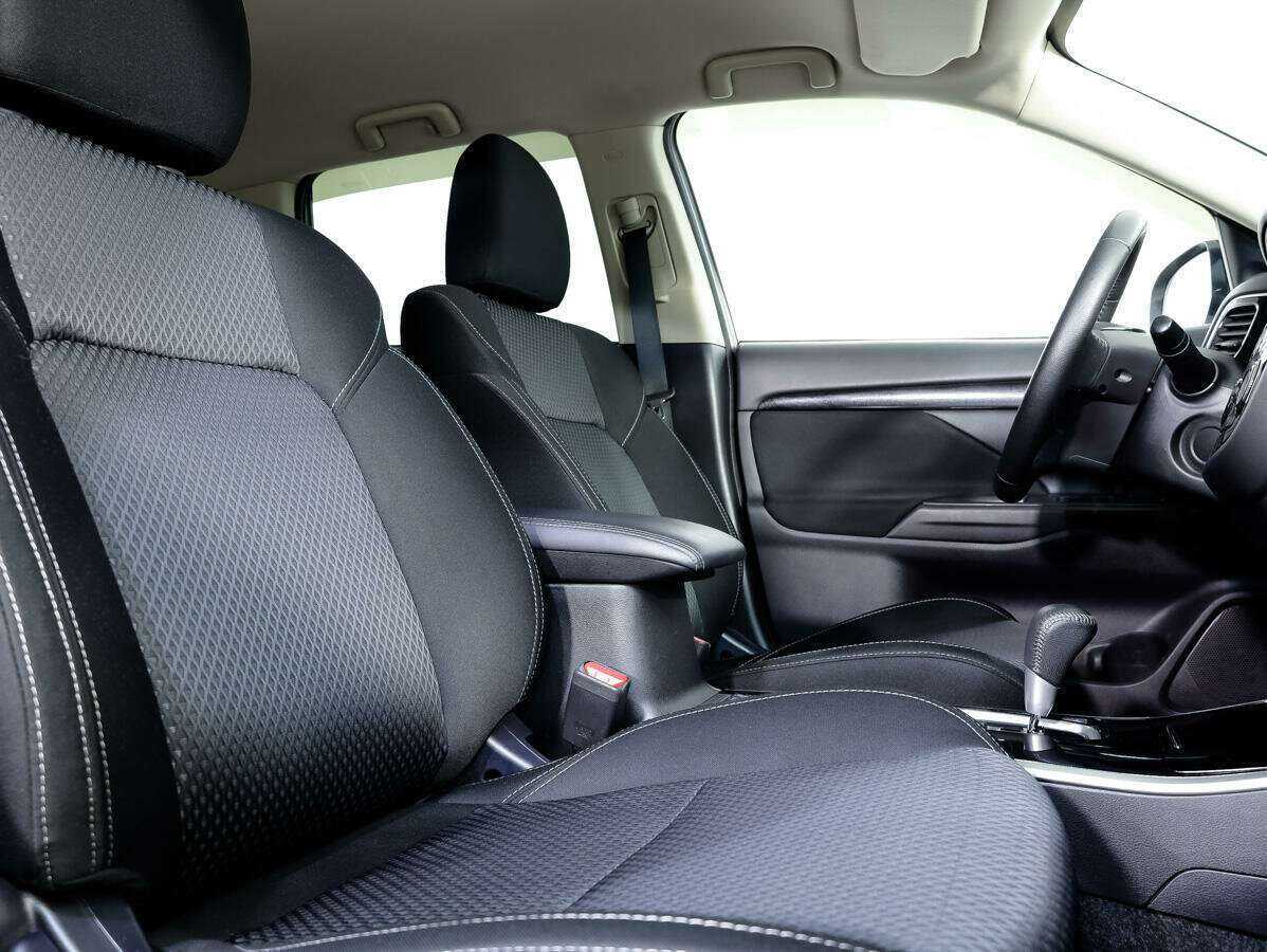 Купить Mitsubishi Outlander с пробегом. Фото: #11