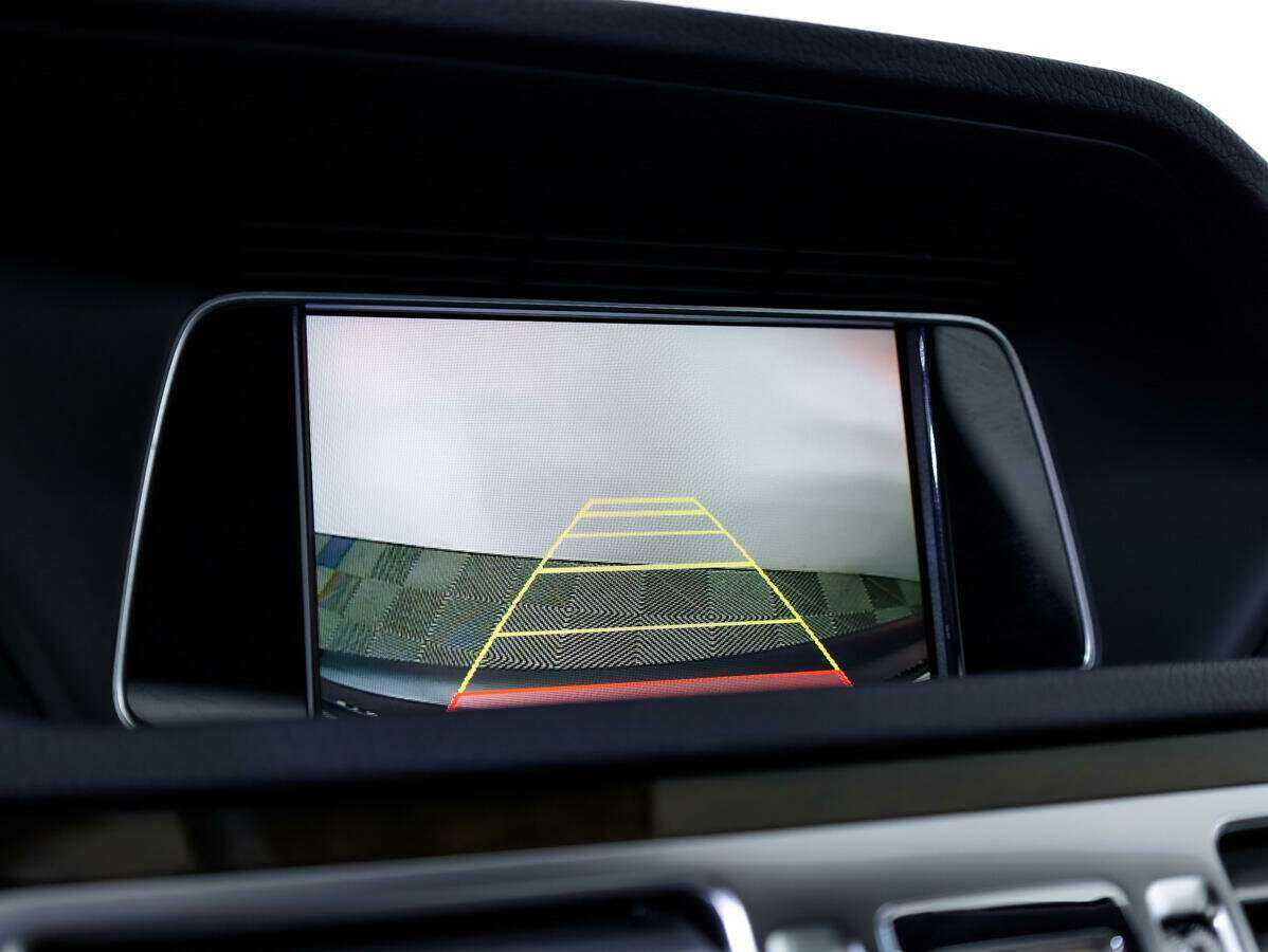 Купить Mercedes-Benz E-Класс с пробегом. Фото: #17