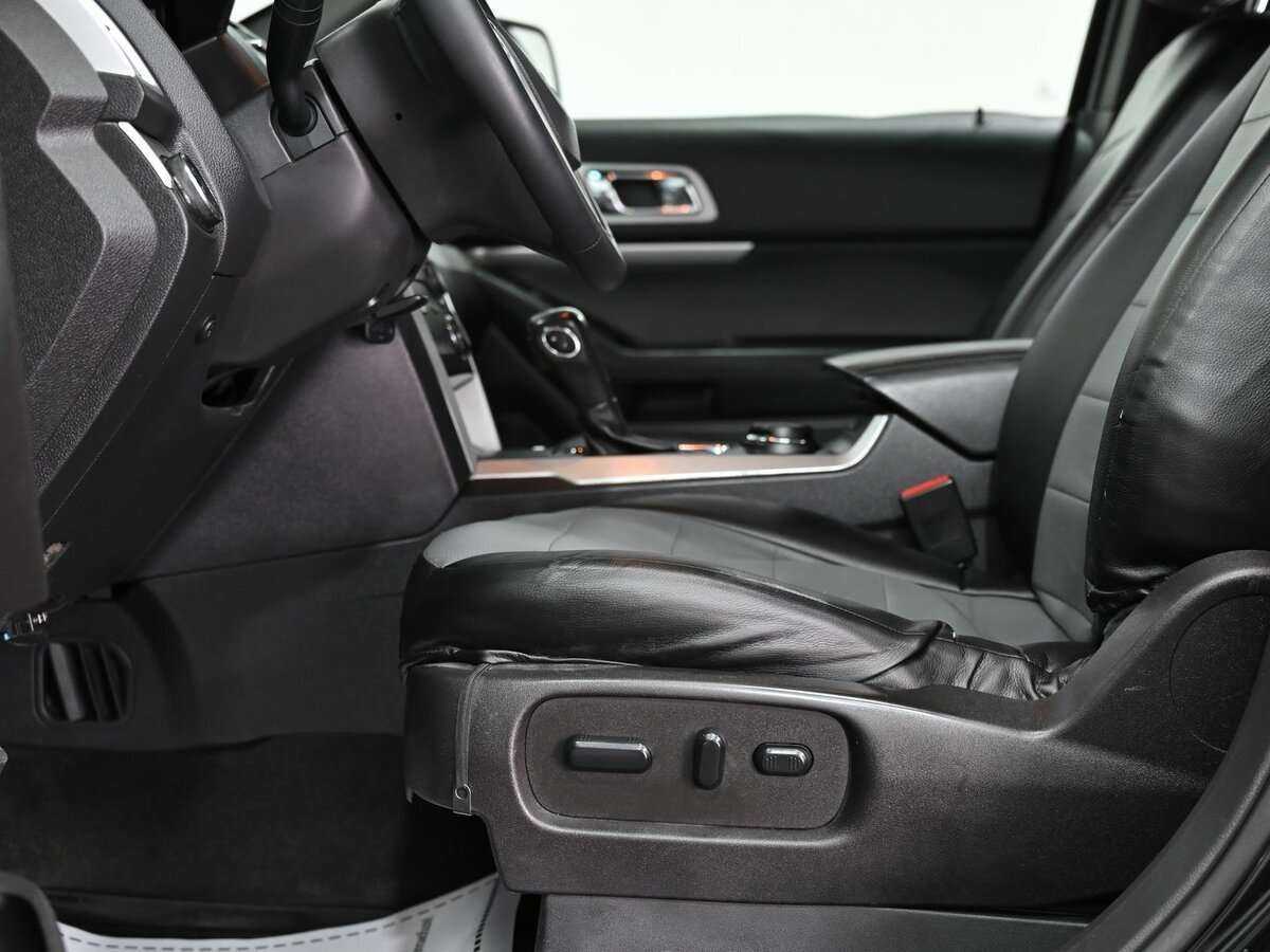 Купить Ford Explorer с пробегом. Фото: #9