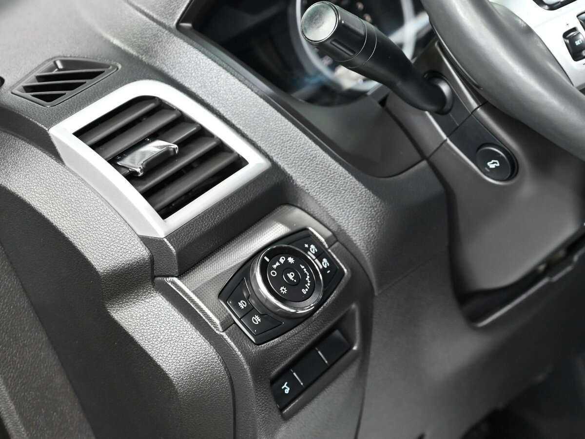 Купить Ford Explorer с пробегом. Фото: #10