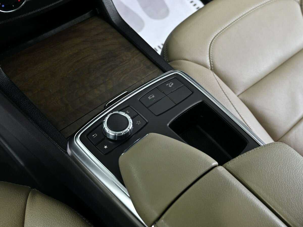 Купить Mercedes-Benz M-Класс с пробегом. Фото: #10