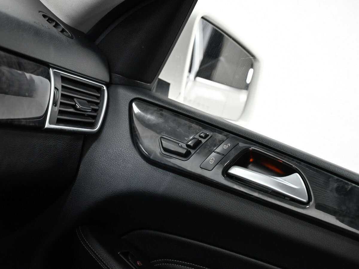 Купить Mercedes-Benz M-Класс с пробегом. Фото: #12