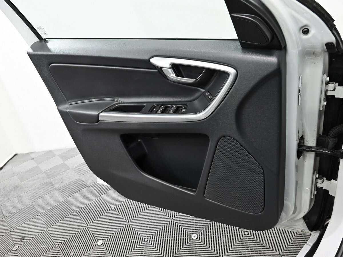 Купить Volvo XC60 с пробегом. Фото: #11