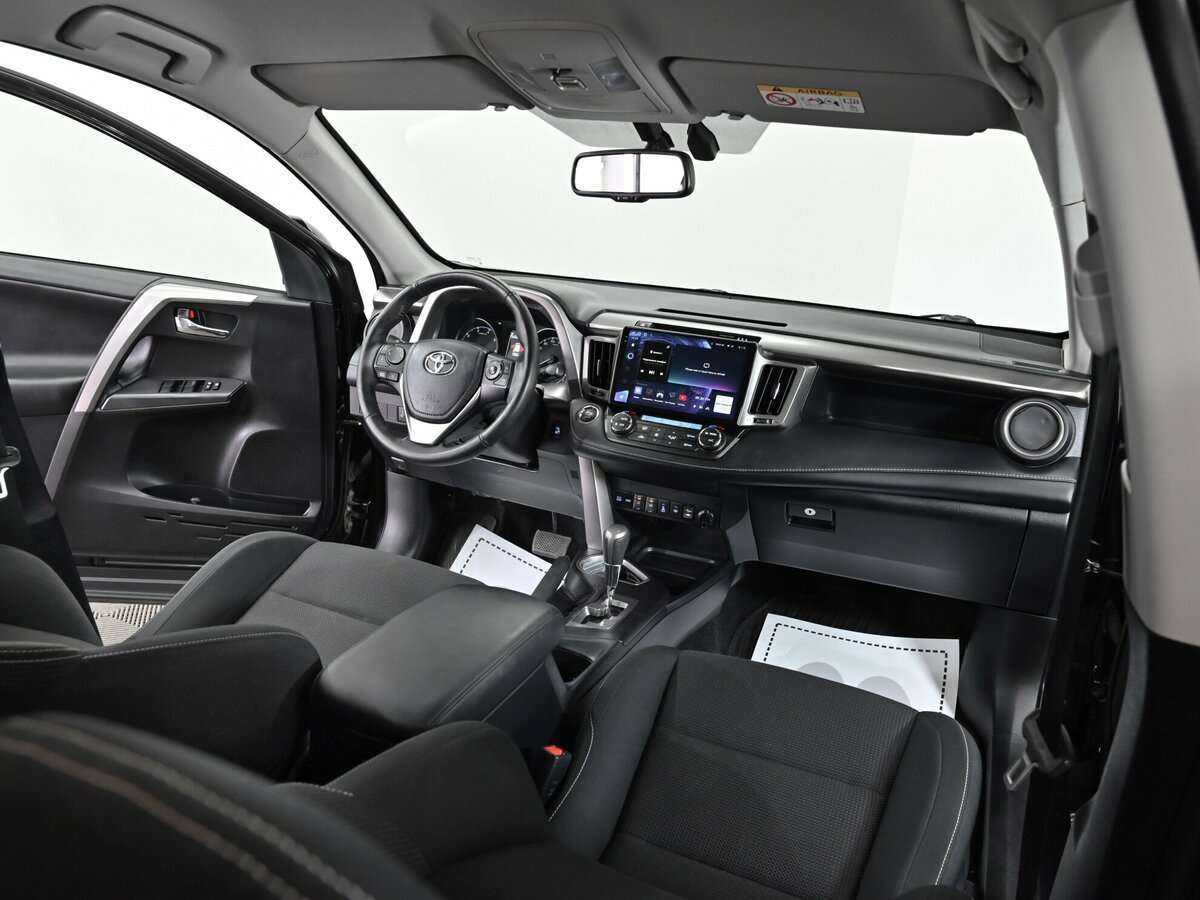 Купить Toyota RAV4 с пробегом. Фото: #4