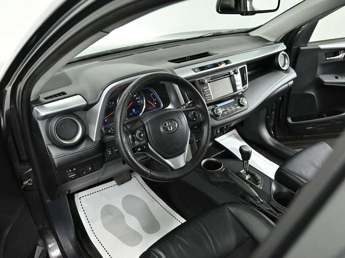 Купить Toyota RAV4 с пробегом. Фото: #8