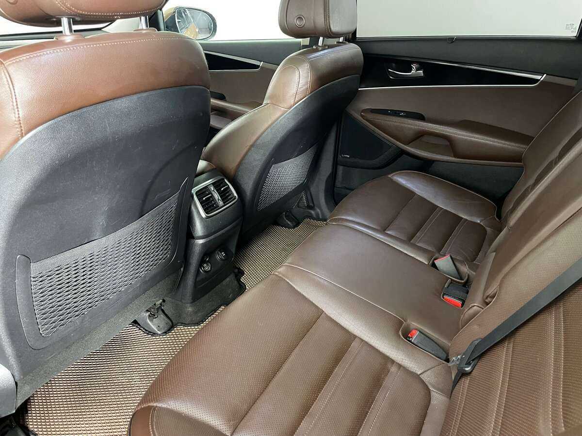 Купить Kia Sorento с пробегом. Фото: #30