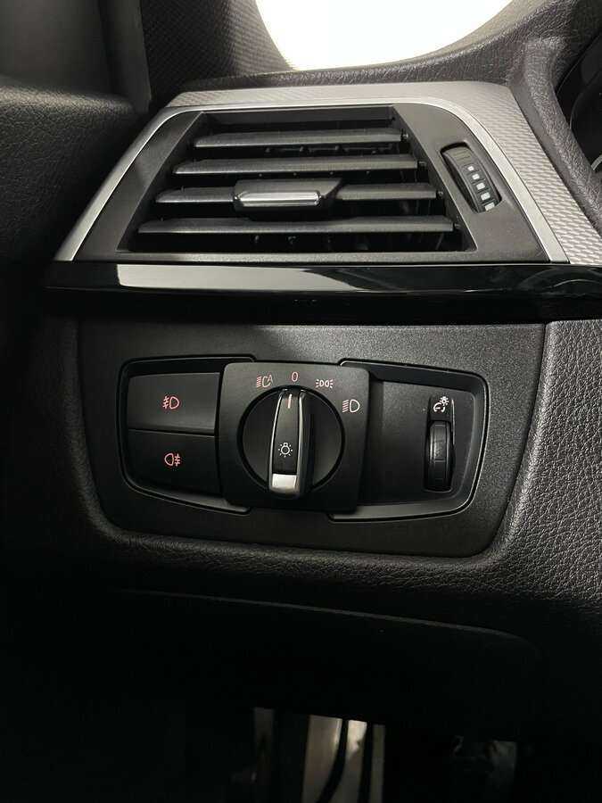 Купить BMW 3 серии с пробегом. Фото: #20