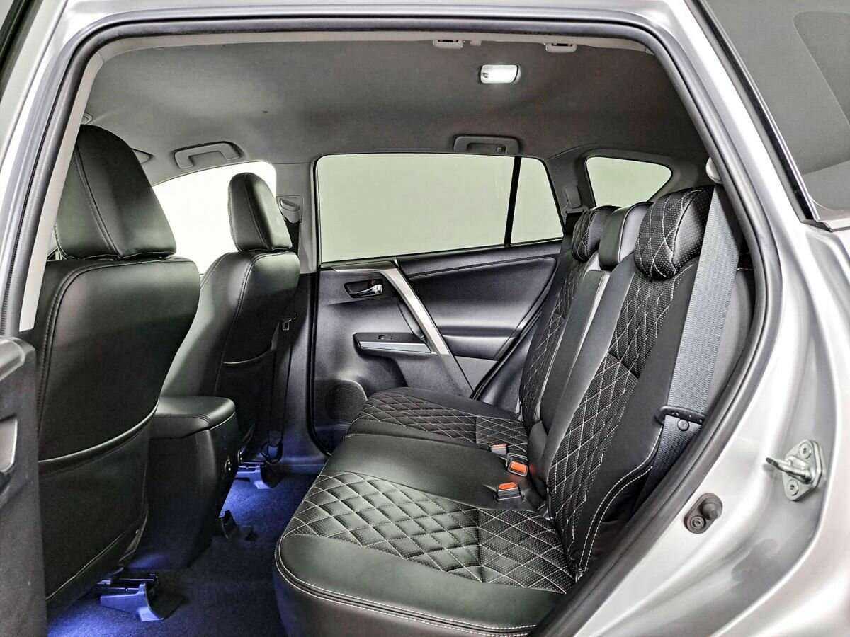 Купить Toyota RAV4 с пробегом. Фото: #6