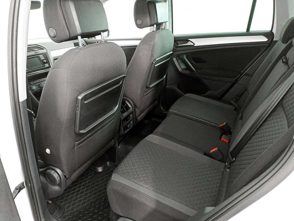 Купить Volkswagen Tiguan с пробегом. Фото: #11