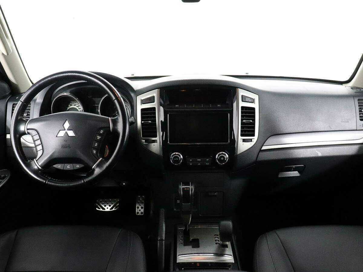 Купить Mitsubishi Pajero с пробегом. Фото: #7